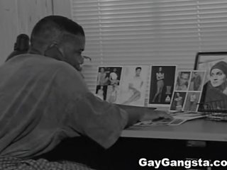 Cachondo negra gays disfruta duro a pelo