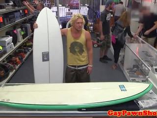 Sixpack surfer pawns înainte cockriding în mmm